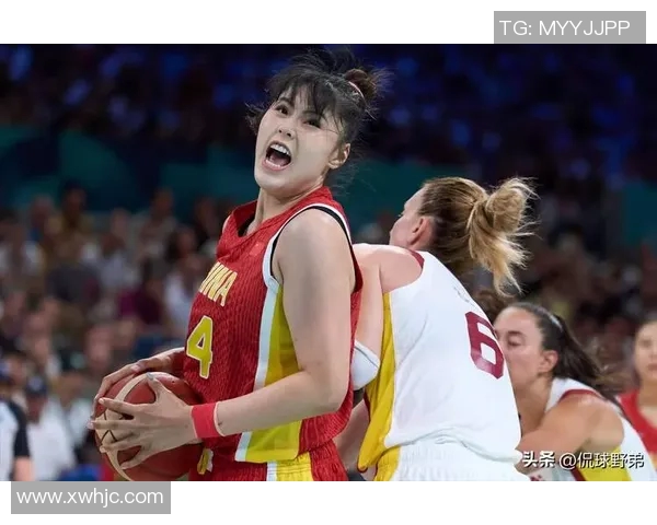 中国女篮新星李月汝表现出色砍下10分15篮板3助攻3盖帽助力球队胜利